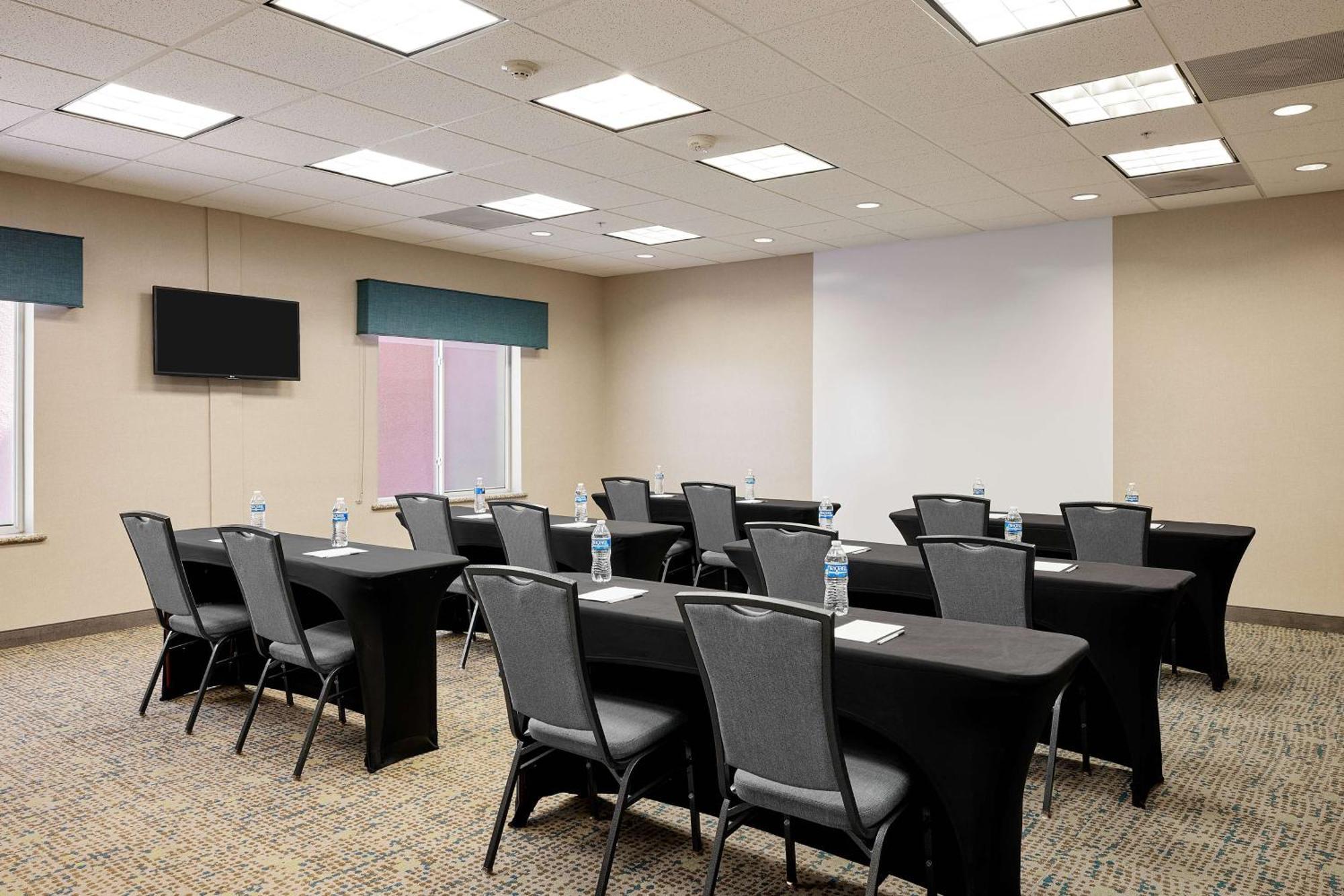 Hampton Inn & Suites Ridgecrest Exteriör bild
