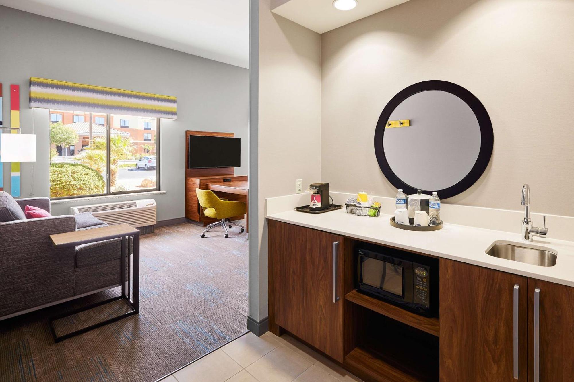 Hampton Inn & Suites Ridgecrest Exteriör bild