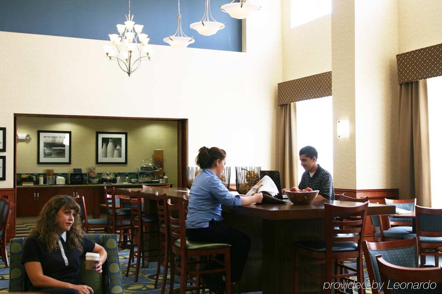 Hampton Inn & Suites Ridgecrest Restaurang bild