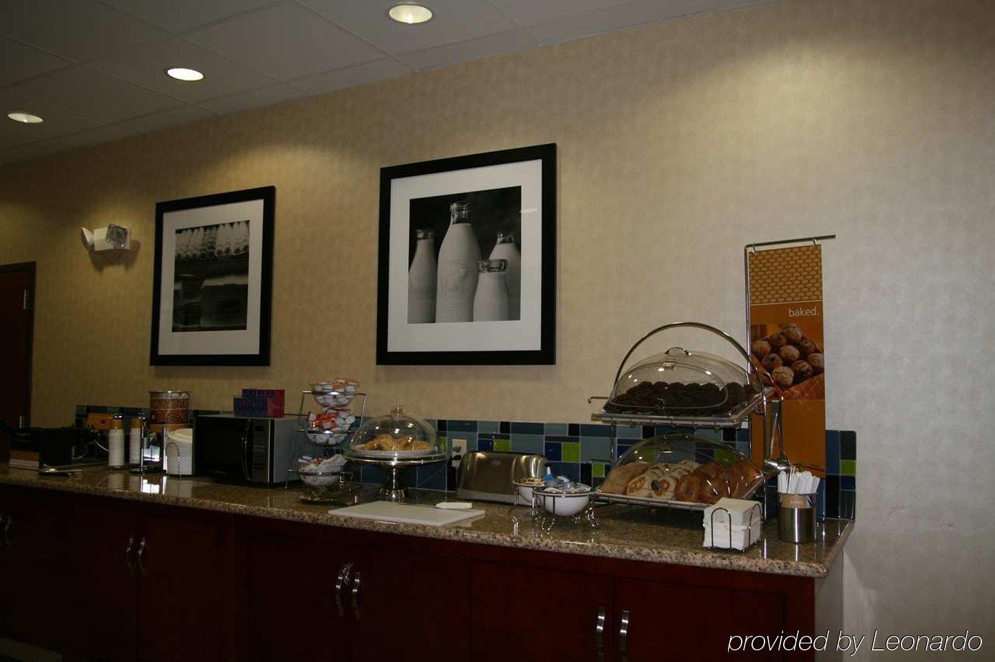 Hampton Inn & Suites Ridgecrest Restaurang bild