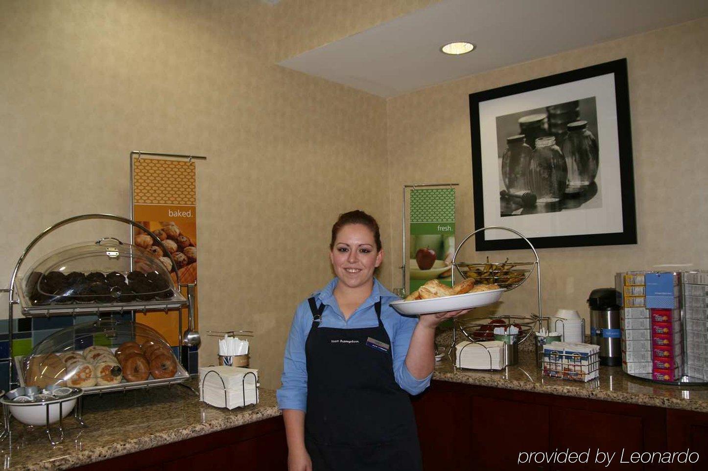 Hampton Inn & Suites Ridgecrest Restaurang bild