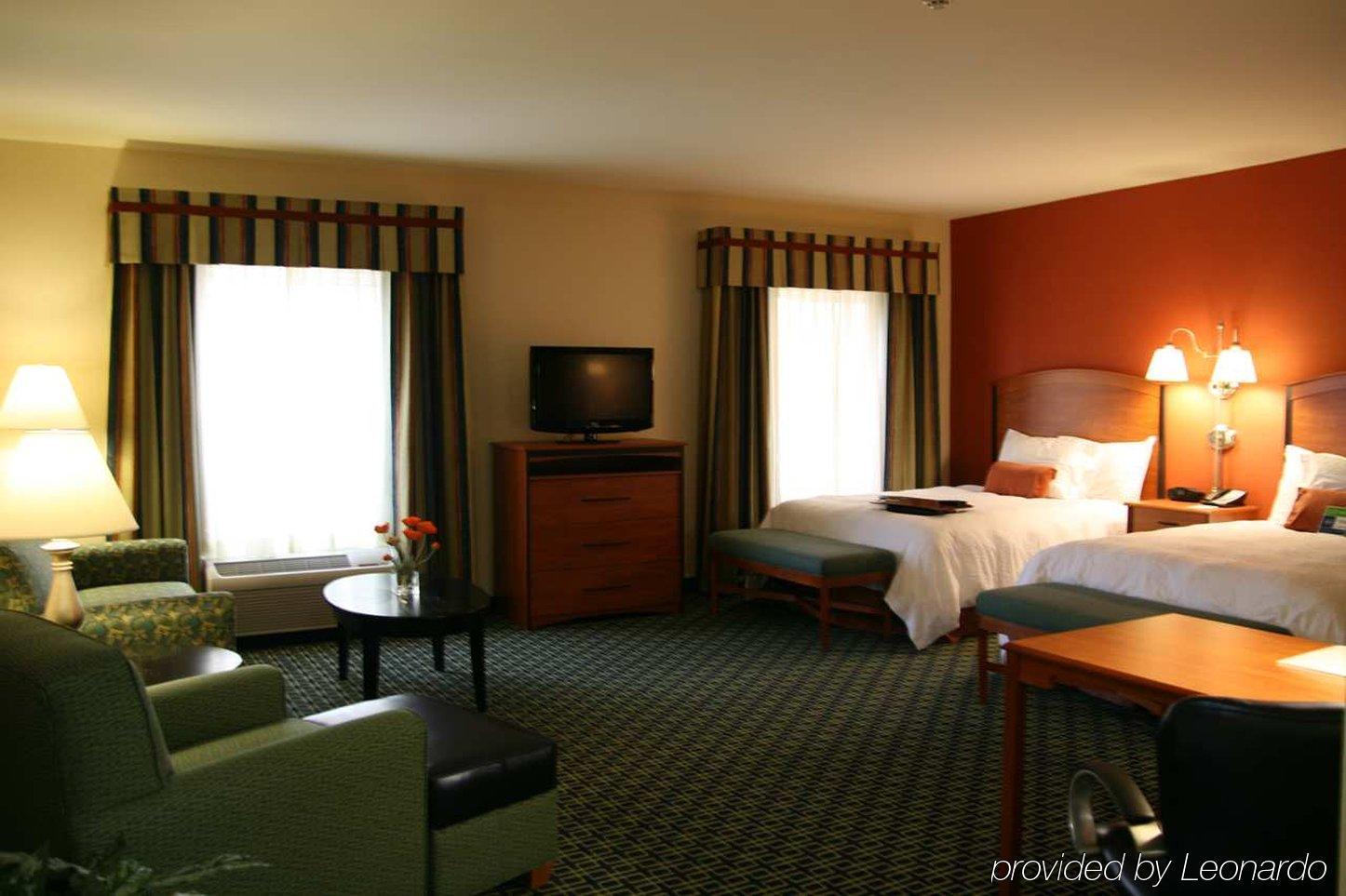 Hampton Inn & Suites Ridgecrest Rum bild